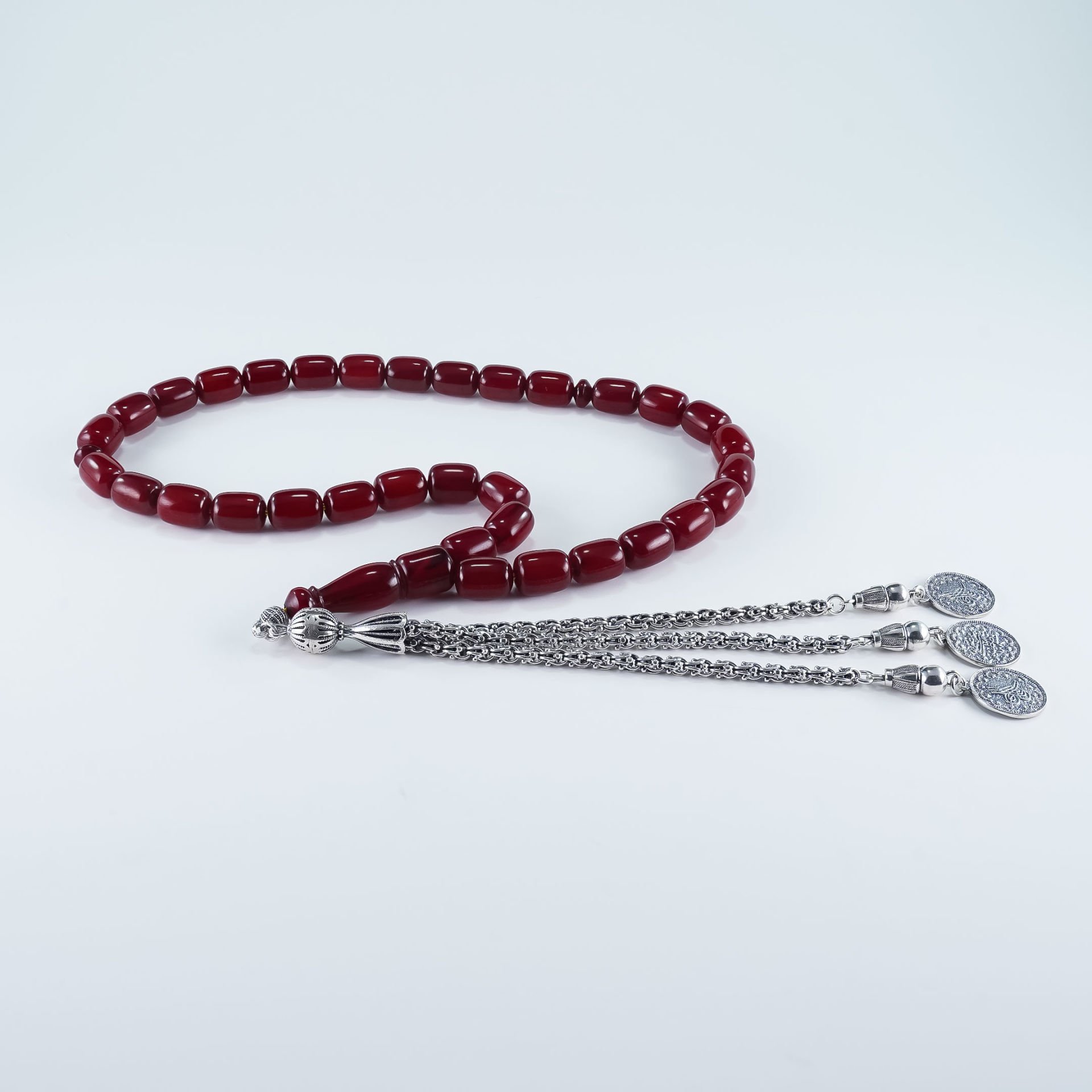 Dik Hareli Kırmızı Sıkma Kehribar (Gümüş Püskül)