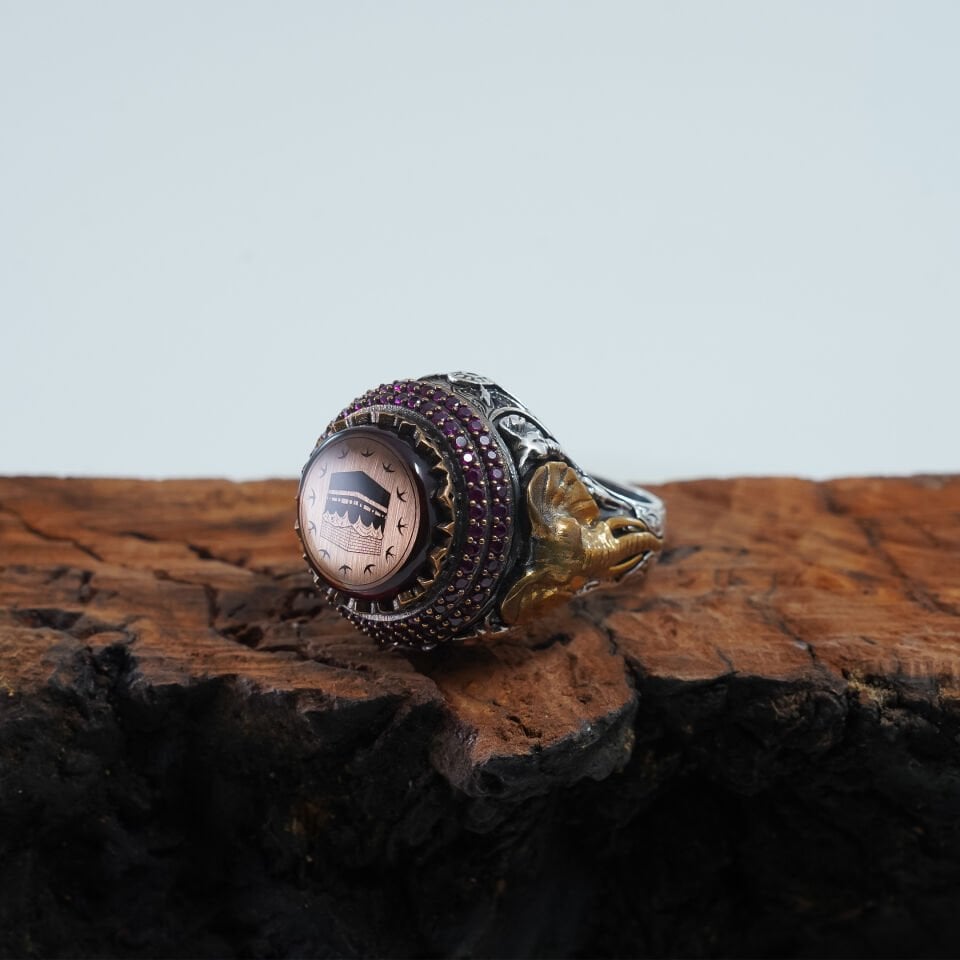 Kabe ve Fil Motifli Koyu Kırmızı Akik Taşlı 925 Ayar Gümüş Erkek Yüzük