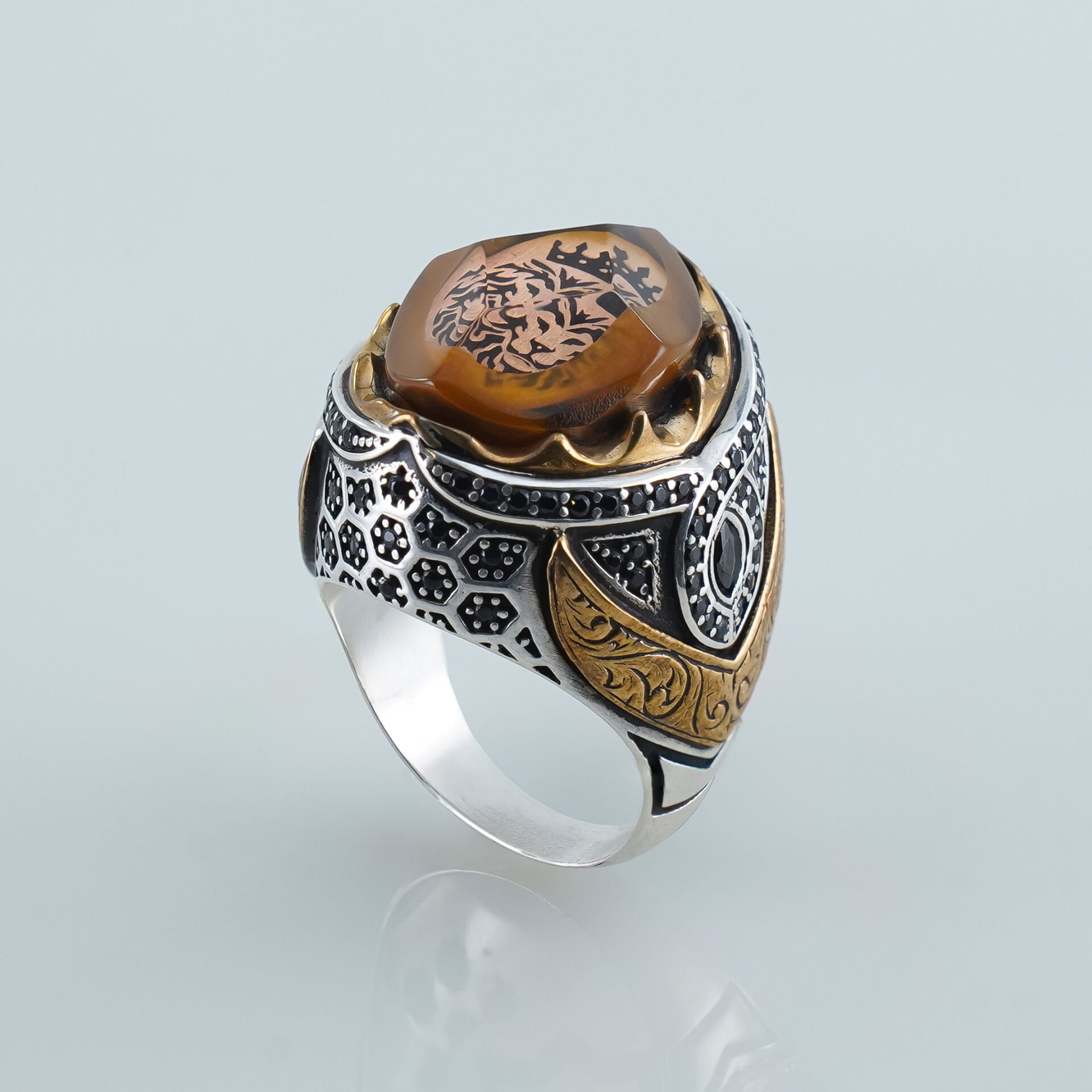 Aslan Motifli Bal Rengi Akik Taşlı 925 Ayar Gümüş Erkek Yüzük