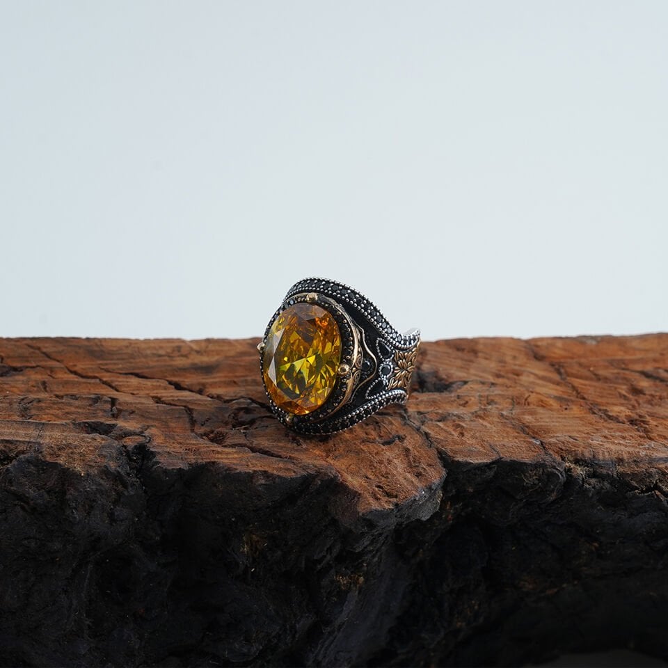 Parlak Sarı Sitrin Taşlı ve İşlemeli 925 Ayar Gümüş Erkek Yüzük