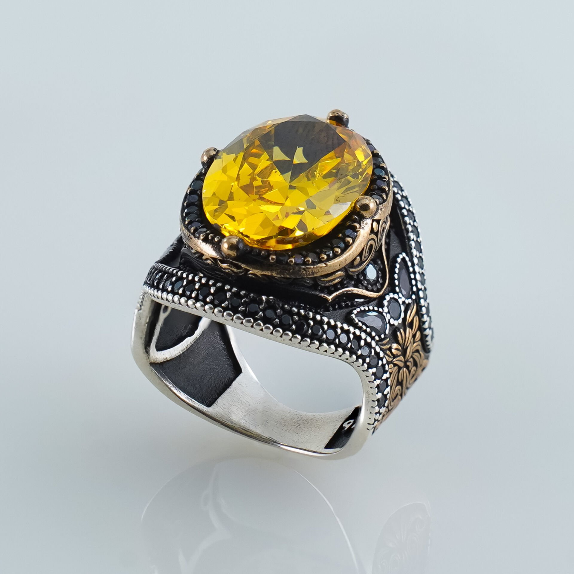 Parlak Sarı Sitrin Taşlı ve İşlemeli 925 Ayar Gümüş Erkek Yüzük