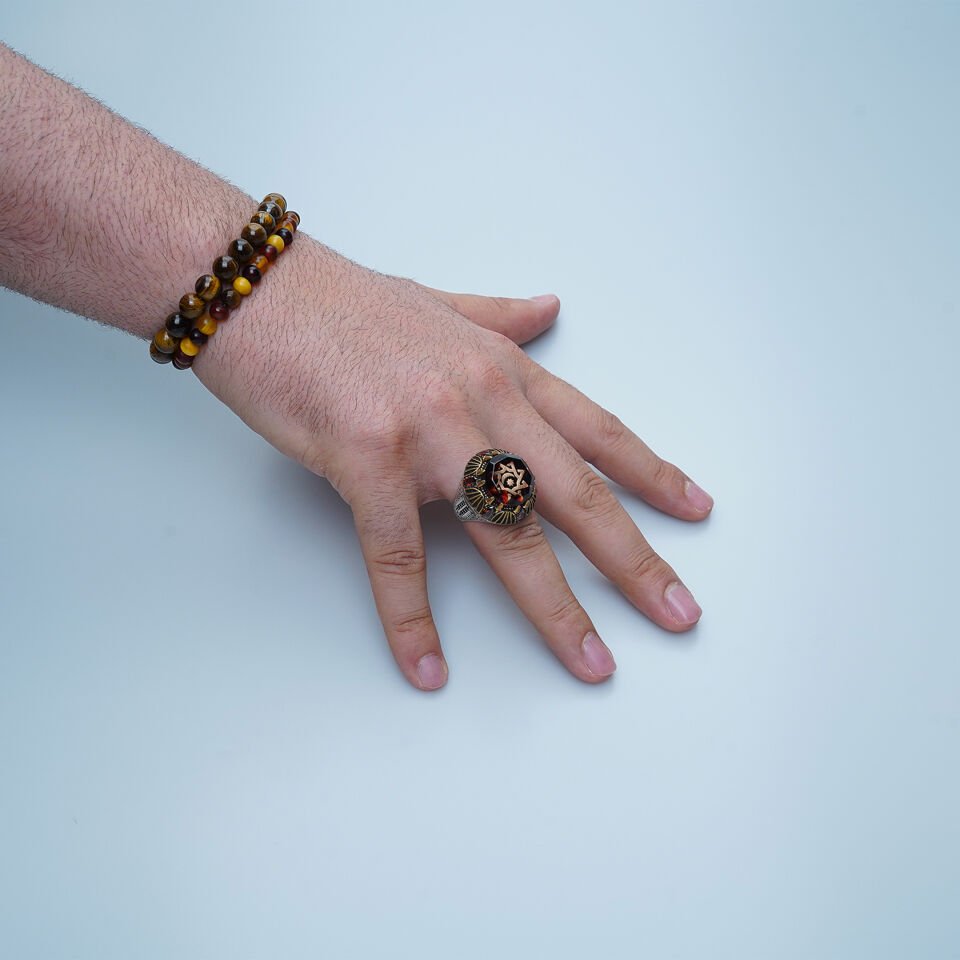 Kırmızı Akik ve Minare Motifli 925 Ayar Gümüş Erkek Yüzük