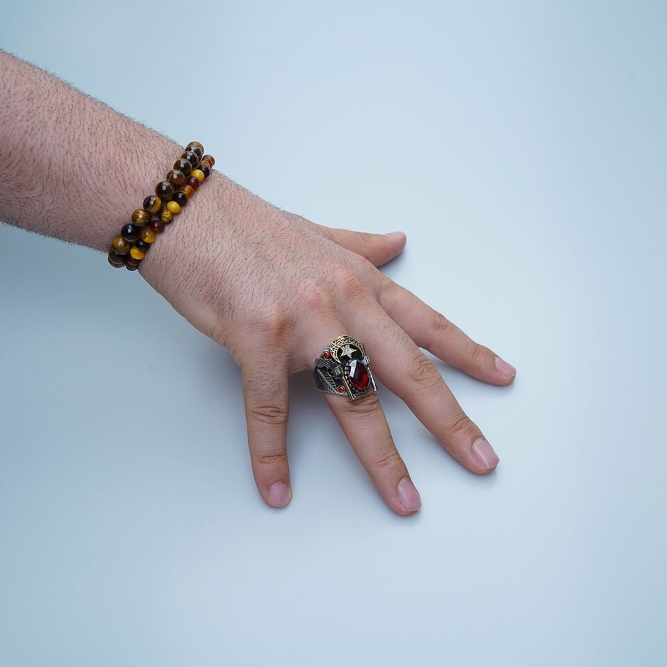 Ay Yıldız ve Tabanca Motifli Kırmızı Akik Taşlı 925 Ayar Gümüş Erkek Yüzük