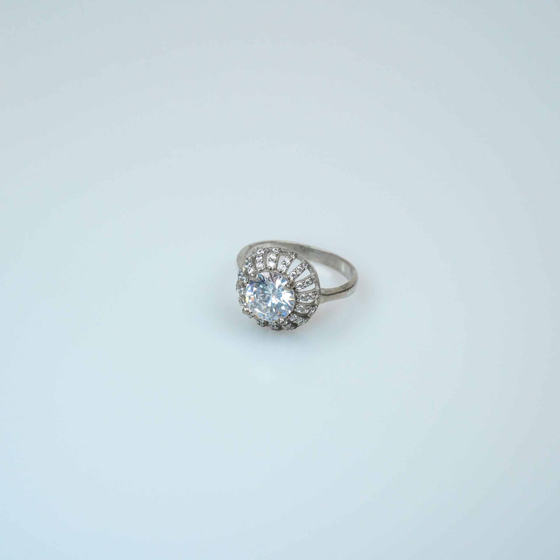 Kristal Zirkon Detaylı 925 Ayar Gümüş Kadın Yüzük