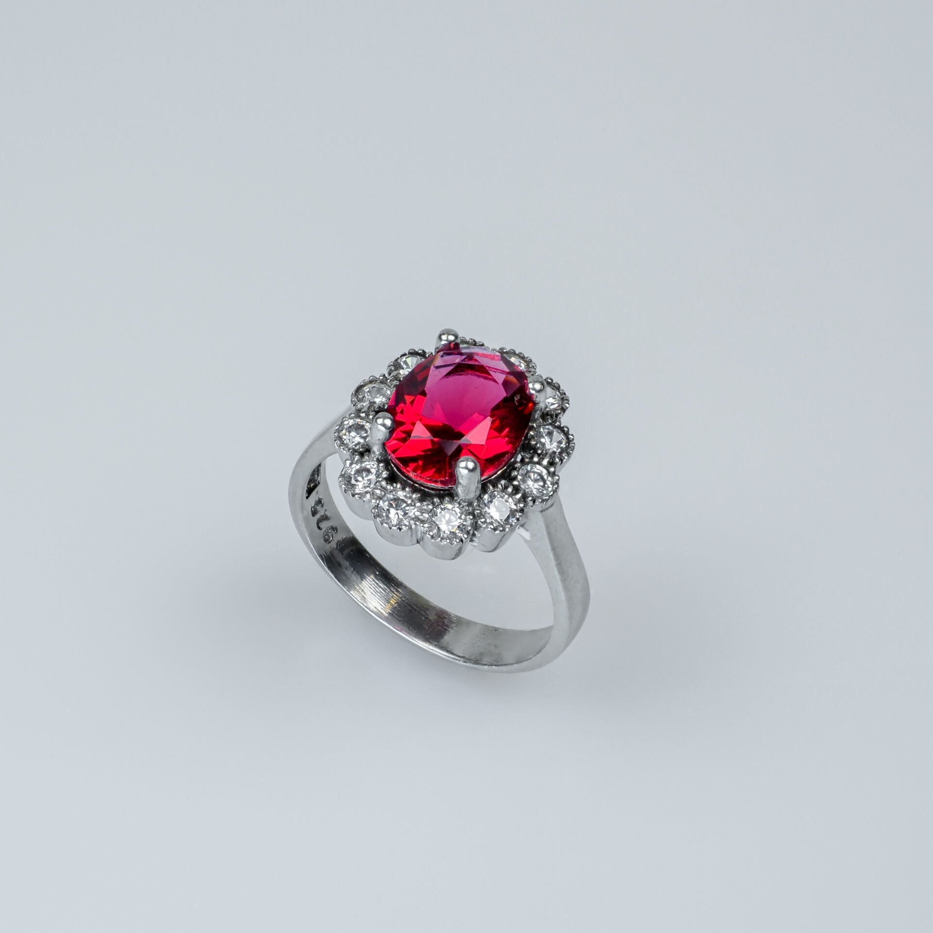 Oval Kırmızı Zirkon Taşlı, Klasik Halo Kadın Gümüş Yüzük
