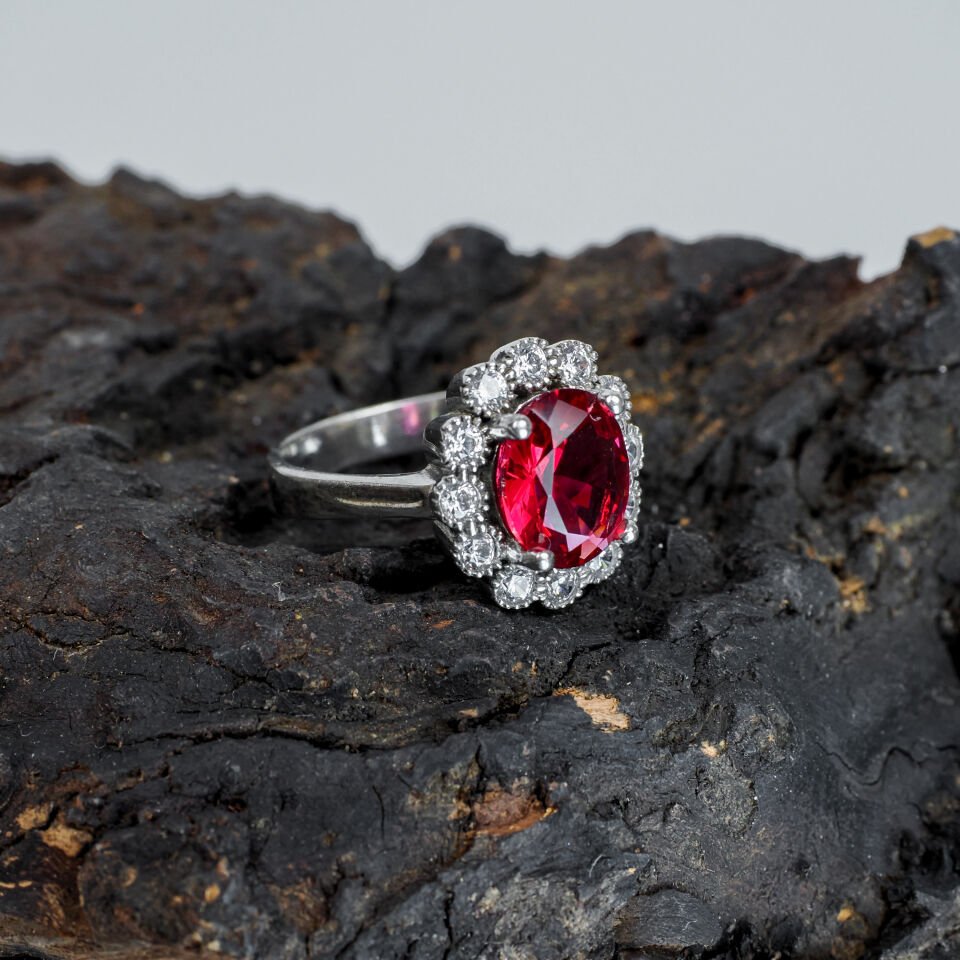 Oval Kırmızı Zirkon Taşlı, Klasik Halo Kadın Gümüş Yüzük