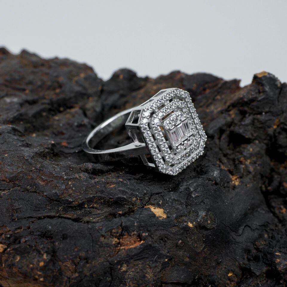 Baget Kesim Kristal Zirkon Taşlı, Dikdörtgen Halo Kadın Gümüş Yüzük