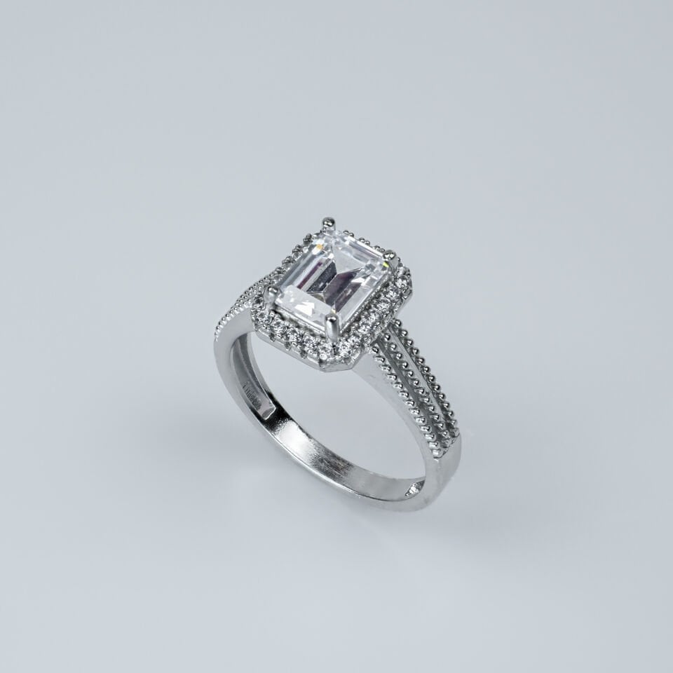 Kare Kesim Kristal Zirkon Taşlı, Yanları Sıralı Taşlı Kadın Gümüş Yüzük