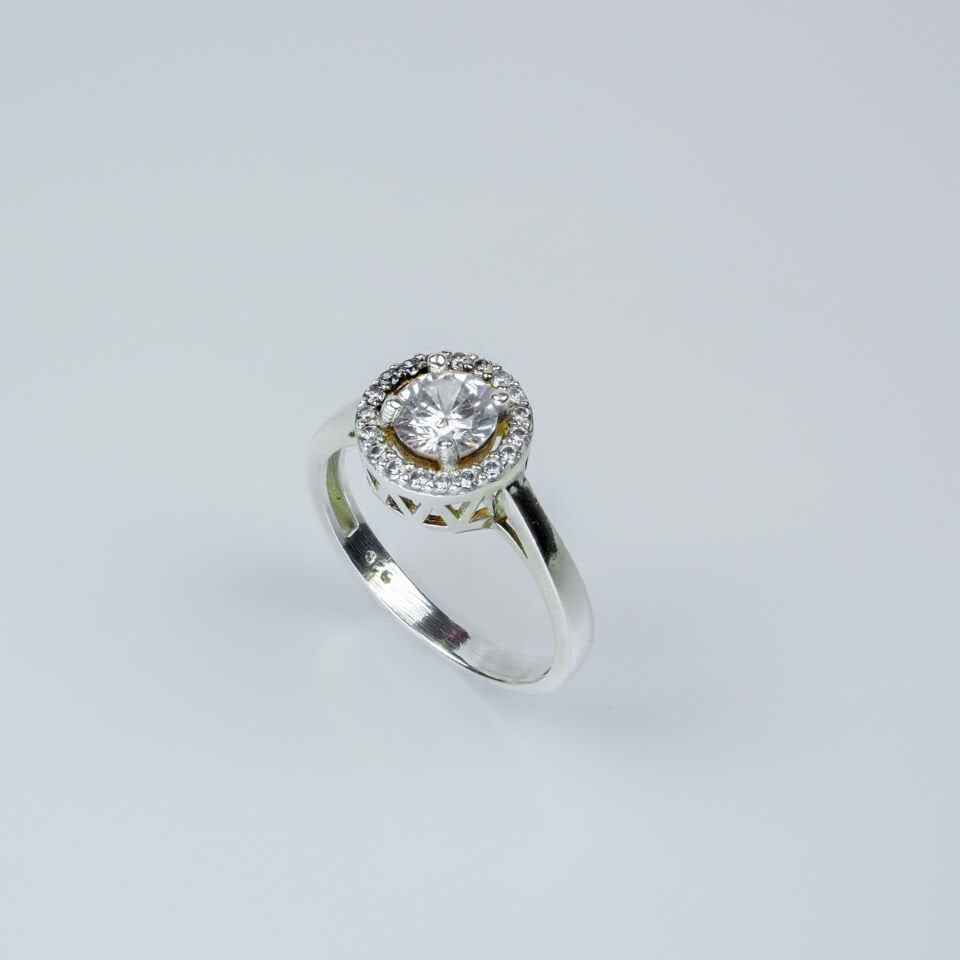 Kristal Zirkon Taşlı Yuvarlak Halo Model Gümüş Kadın Yüzük