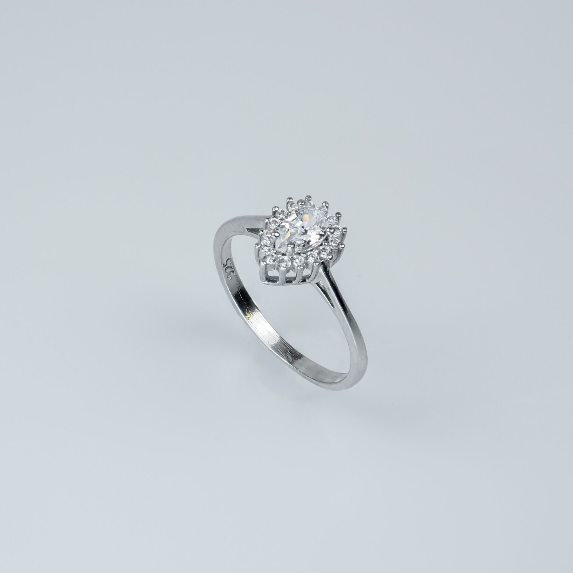 Çiçek Tacı Detaylı Mekik Kesim 925 Ayar Kadın Gümüş Yüzük