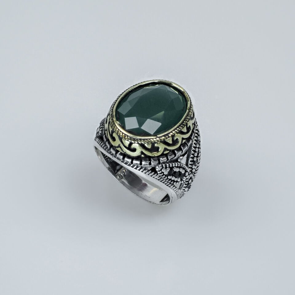 Faset Kesim Yeşil Taşlı ve Zirkon İşlemeli Gümüş Erkek Yüzük