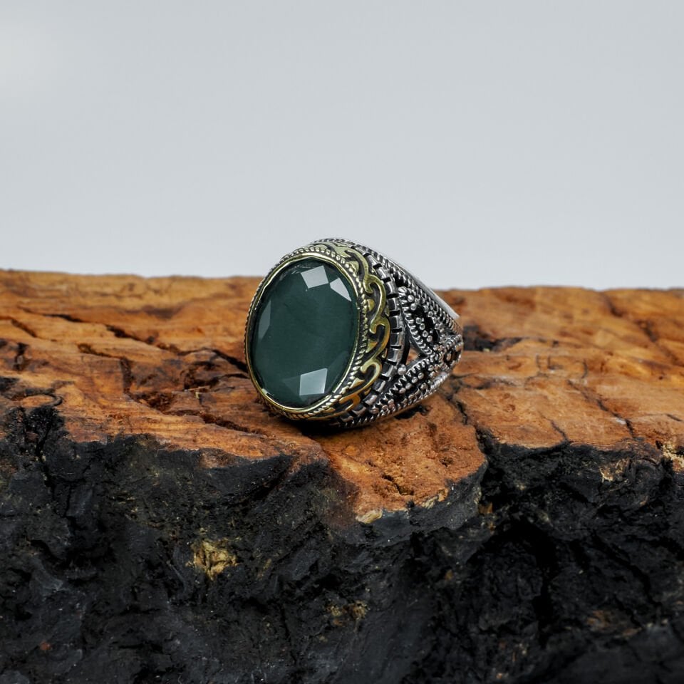 Faset Kesim Yeşil Taşlı ve Zirkon İşlemeli Gümüş Erkek Yüzük