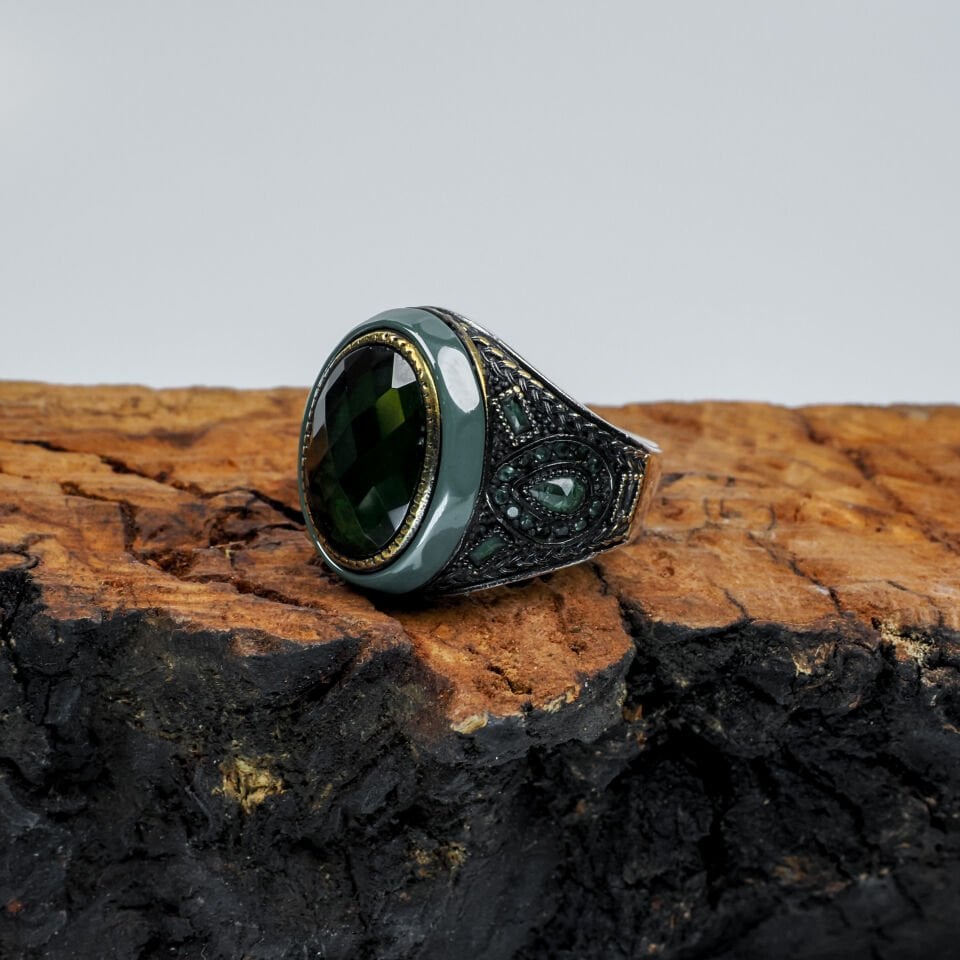 Zümrüt Yeşili Kristal Taşlı Mineli Gümüş Erkek Yüzük