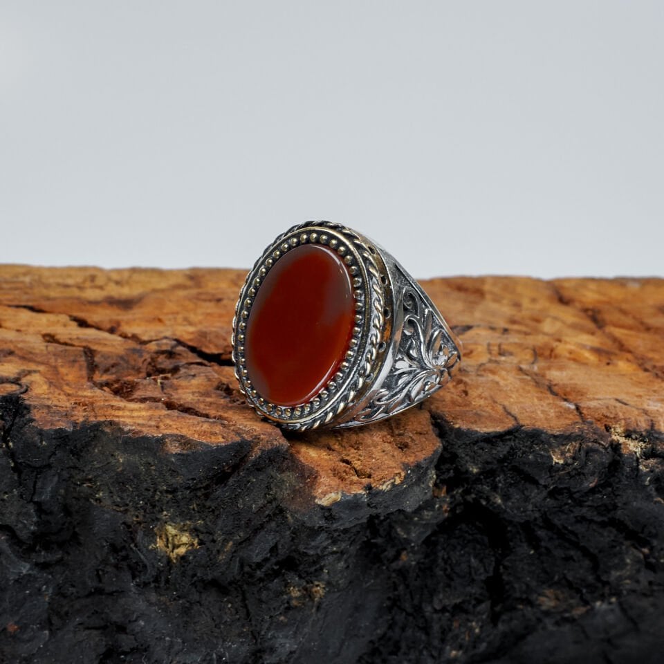 Kırmızı Akik Taşlı Floral İşlemeli Gümüş Erkek Yüzük