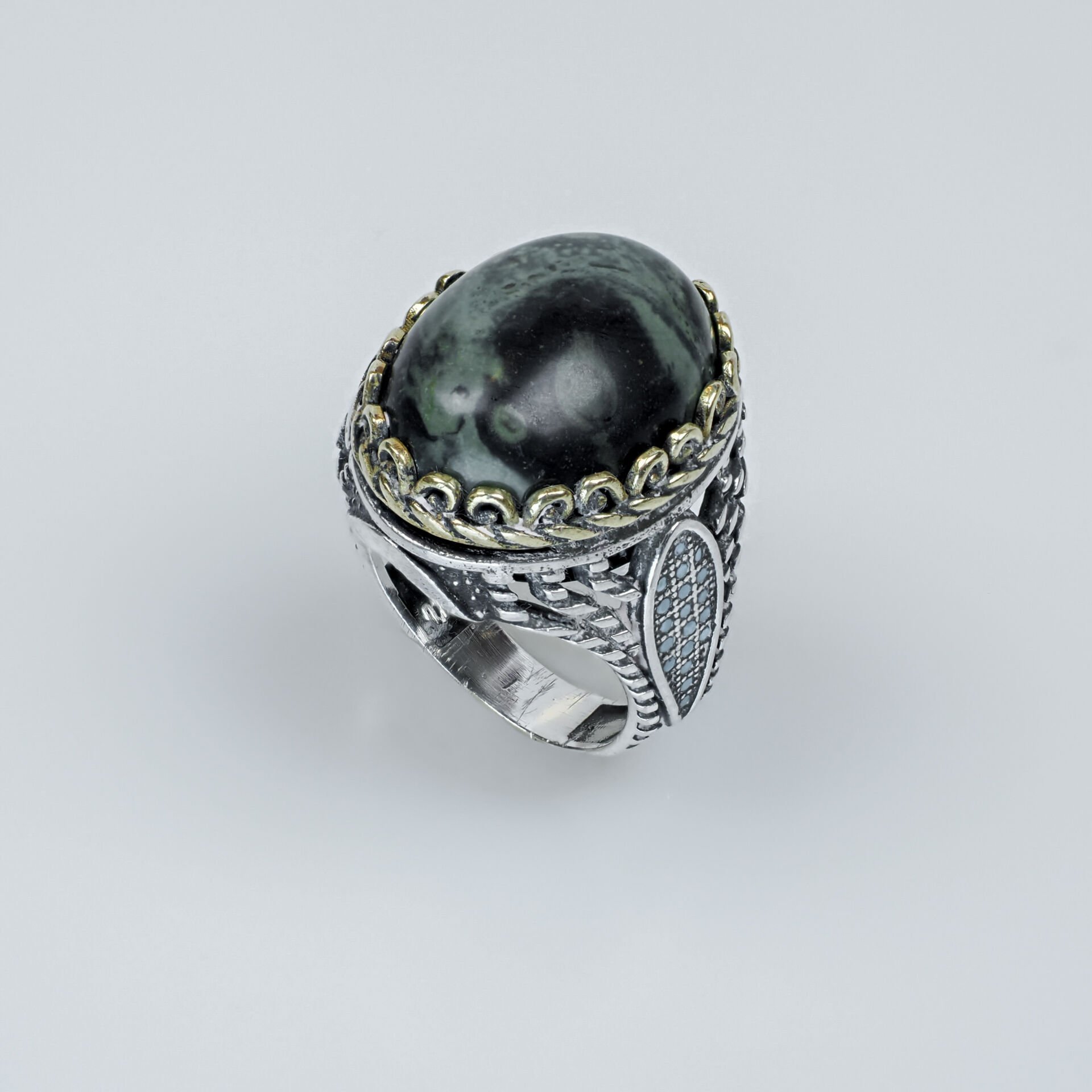 Yılan Taşı (Serpantin) İşlemeli Gümüş Erkek Yüzük