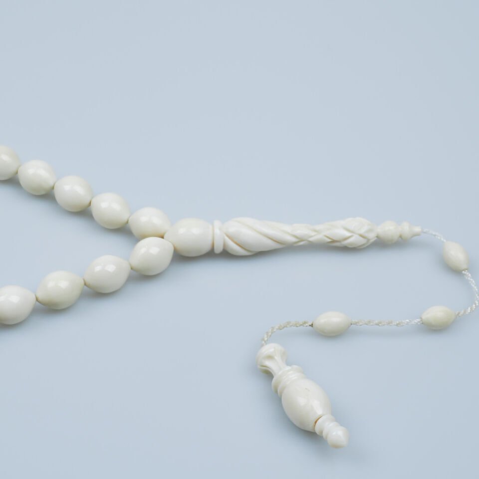 Sistemli Kamçı Püsküllü ve Burgu İmameli Fildişi Tesbih