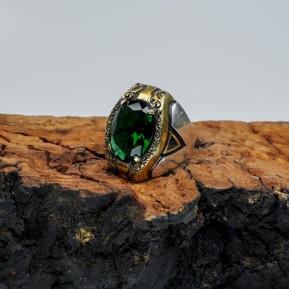 Yeşil Zirkon Taşlı Antik Motifli 925 Ayar Erkek Gümüş Yüzük