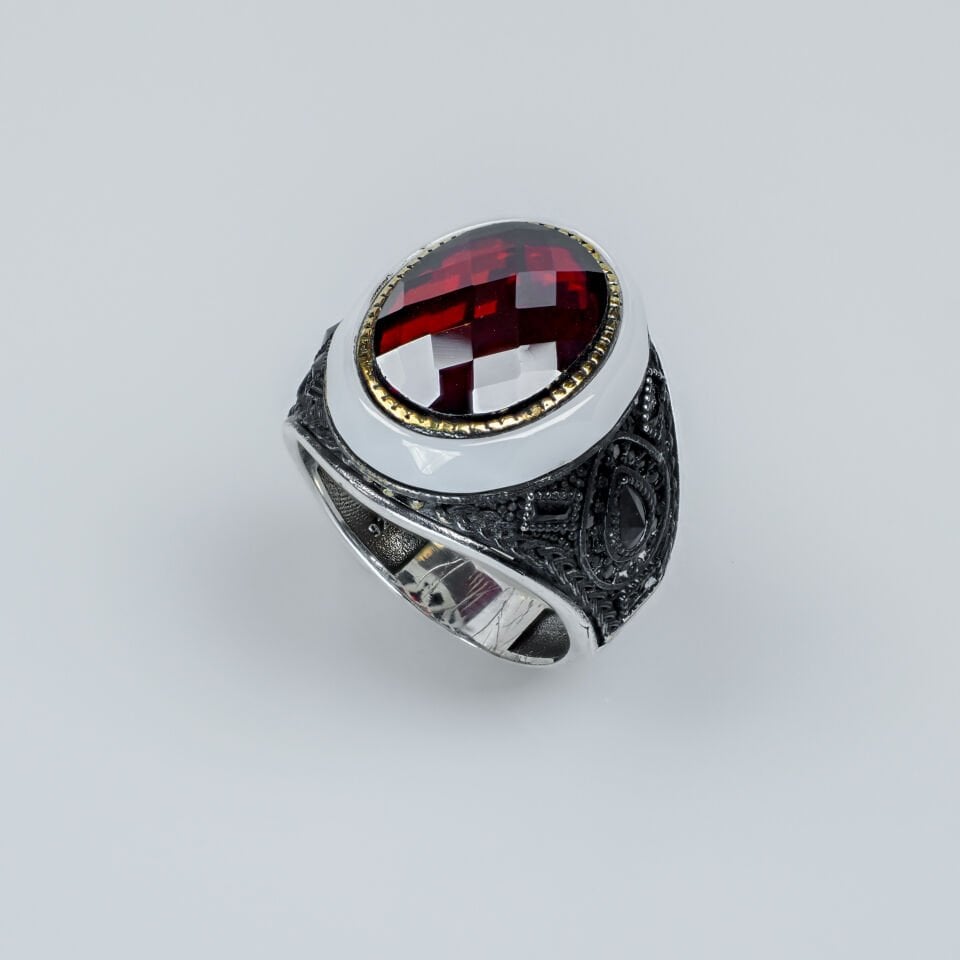 Kırmızı Taşlı Beyaz Mineli 925 Ayar Erkek Gümüş Yüzük