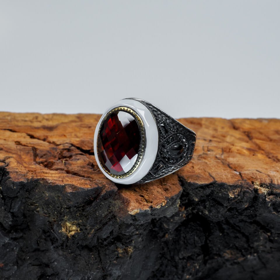Kırmızı Taşlı Beyaz Mineli 925 Ayar Erkek Gümüş Yüzük