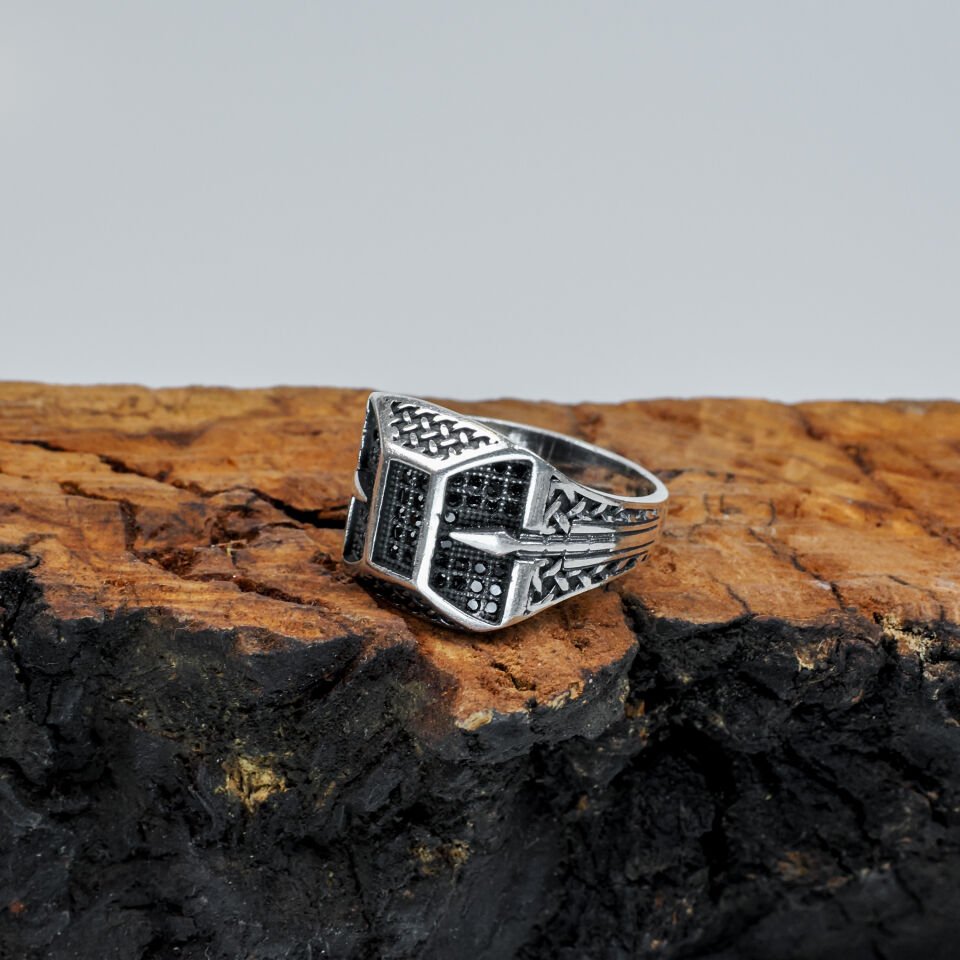 Siyah Zirkon Taşlı Kılıç Motifli 925 Ayar Erkek Gümüş Yüzük