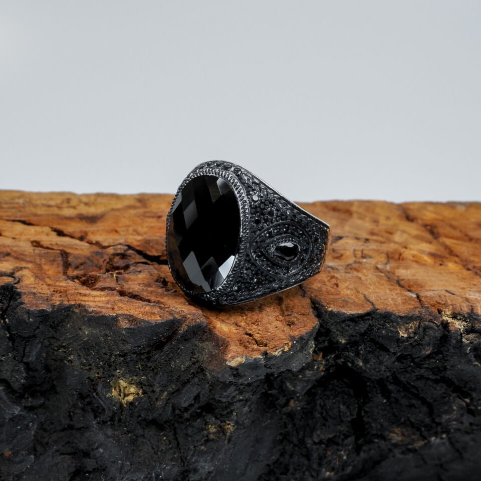 Siyah Faset Taşlı Mikro Mıhlamalı 925 Ayar Erkek Gümüş Yüzük