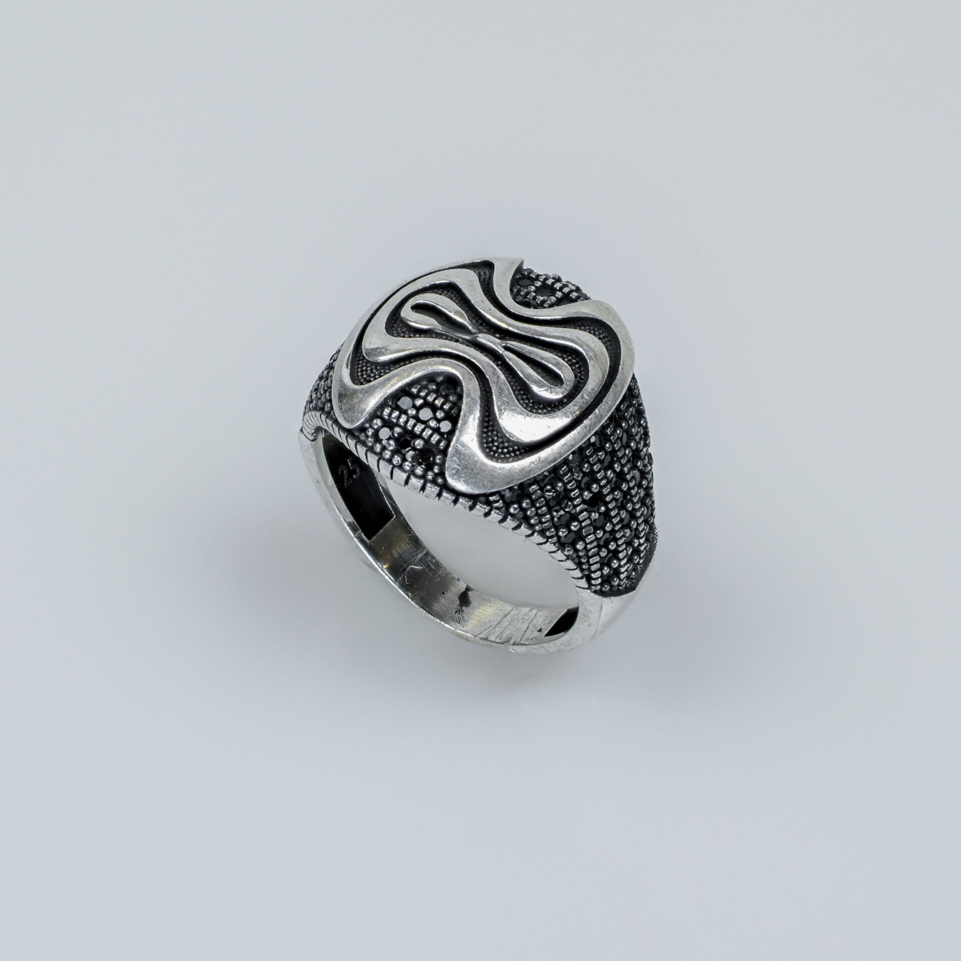 Siyah Zirkon Taşlı Soyut Motifli 925 Ayar Erkek Gümüş Yüzük