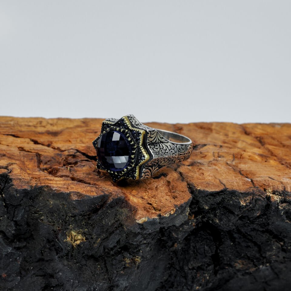 Lacivert Faset Taşlı Çiçek Motifli 925 Ayar Erkek Gümüş Yüzük